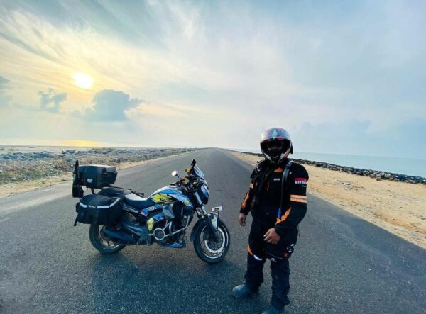 Bajaj Dominar Bullet Design 250-400 (BS4-BS6) [Full Body Edge To Edge Wrap / Decal / Sticker Kit] - Image 3