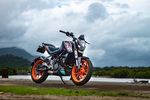 KTM Duke Slashed Design 125-200-390 (BS4-BS6) [Full Body Wrap / Decal / Sticker Kit] - Image 3
